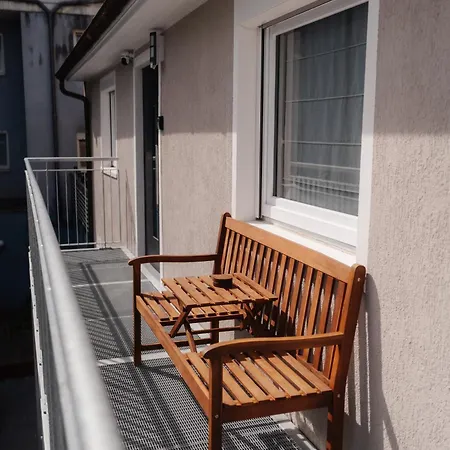 Urban Nest - Schwarzwald Apartment *